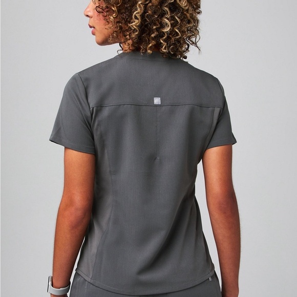 Fabletics Scrub Set - Picture 2 of 7